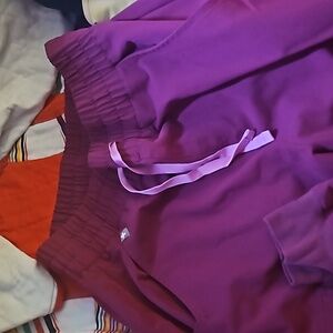 Figs Berry Sml Petit Joggers Women